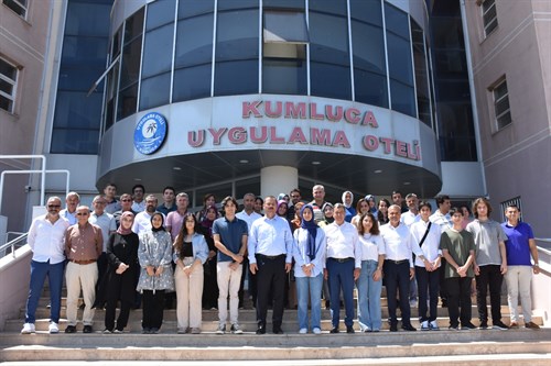 YKS’ de Başarı Gösteren Öğrencilerimize Ödül Töreni Düzenlendi